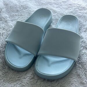 Lululemon Women’s Slides, size 10